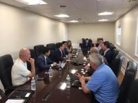 美国费城首次迎来ZPMC设备 黄庆丰拜访当地重要客户