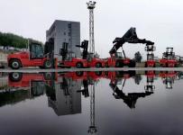 卡尔玛交付中国区首批智选系列叉车至大连港散杂货码头公司