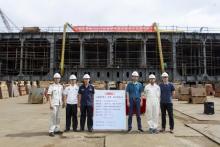 浙江强峰1800T全回转起重船顺利举行龙骨安装四方见证仪式