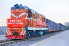 三一正面吊“助力”石灰石集装箱专列首发