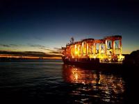 卡尔玛最新混合动力跨运车助力客户减少油耗和污染