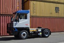 卡尔玛Ottawa码头牵引车提高巴西Tecon Santos集装箱码头生产力