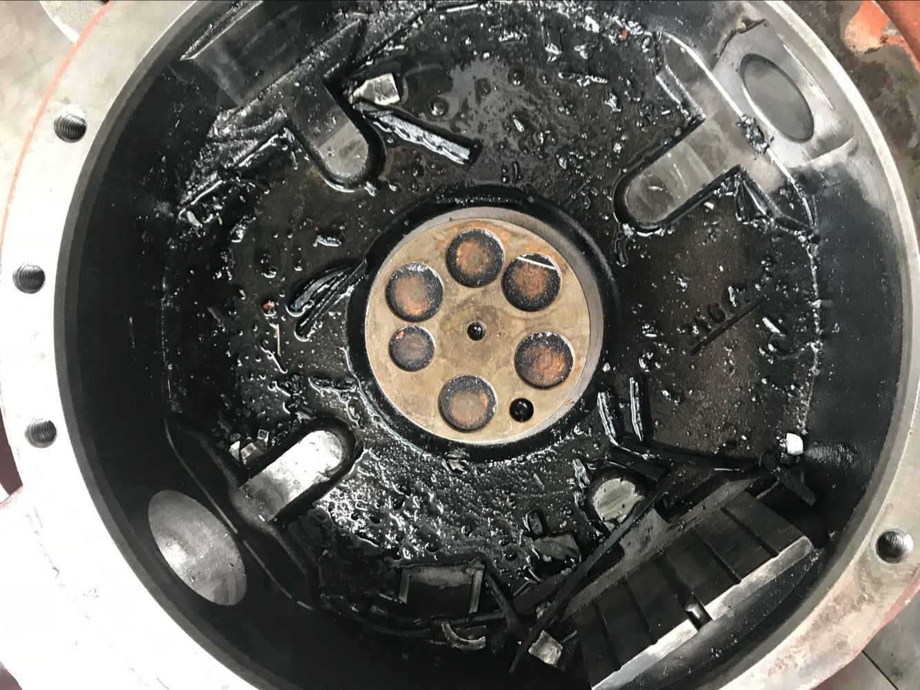 油缸,油泵的维修保养_港机网 油缸,油泵的维修保养_港机网