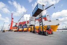 卡尔玛环保正面吊和空箱堆高机助力Ter Haak集团提升运营可持续性