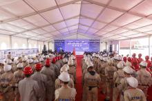 深水碎石铺设的“3D打印机” ZPMC研制的世界最大自升平台式碎石整平船下水