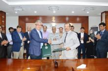 出口巴基斯坦 ZPMC散货设备助力“一带一路”建设