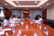 黄庆丰会见福州港务集团有限公司总经理林少红一行