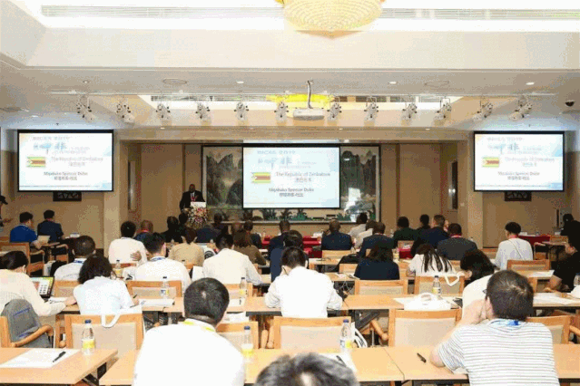 助力非洲发展，徐工这样做！