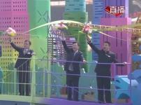 梁稳根登上国庆彩车，重温为实现民族伟大复兴的誓词