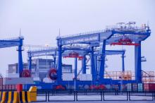 “中国智造”闪耀波斯湾 振华重工交付阿布扎比哈里发港二期项目全部设备