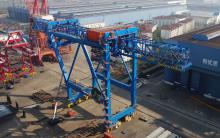 振华重工在美首个低姿态岸桥项目总装完成