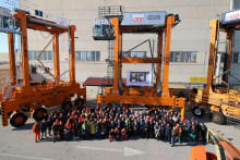 卡尔玛与Medcenter集装箱码头公司庆祝长期合作及第200台跨运车交付