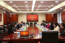 浦东新区市场监督管理局局长吴伟平一行调研振华重工