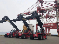 上海振华重工 3台正面吊顺利交付山东港口集团威海港