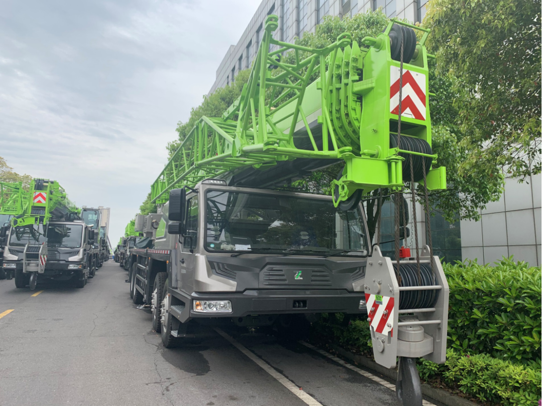 中联重科起重机一季度捷报频传：一手抓抗疫，一手抓生产，月销量持续上升，市占率达历史最好水平！