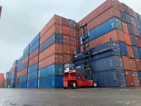 卡尔玛交付智选系列空箱堆高机至上海岷泰集装箱服务有限公司