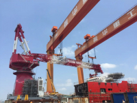 龙源振华2500吨起重机臂架顺利完成总装