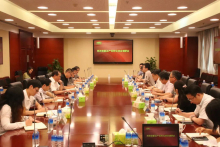 上海振华 朱连宇调研集装箱锁销自动拆装系统科研项目