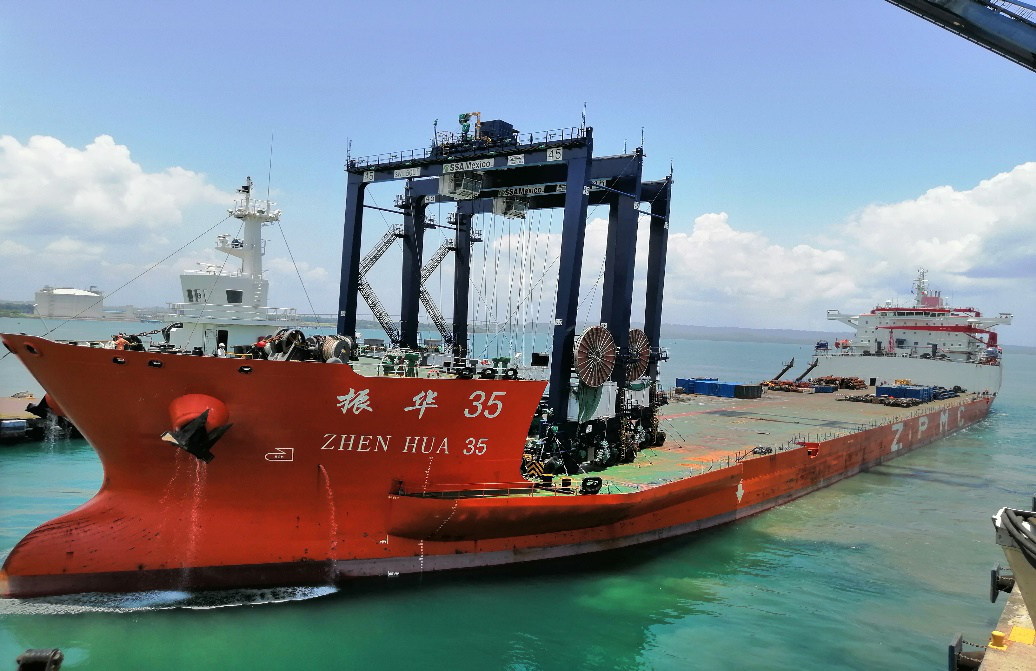 上海振华 争分夺秒为岸桥“整形”