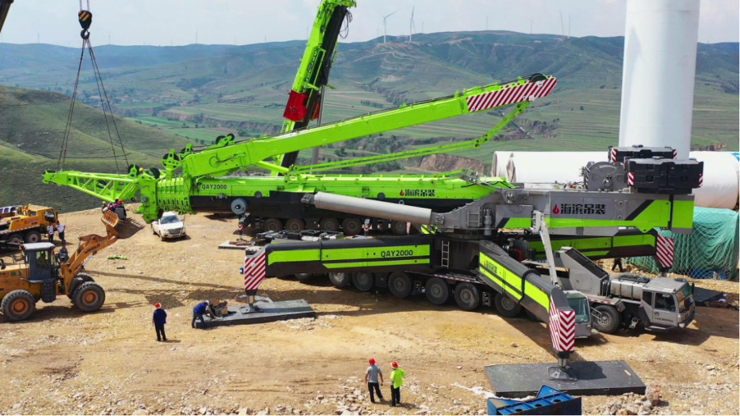 神兵天“降”！全球最大吨位轮式起重机“中联重科风之子”山西朔州风电场大展神威
