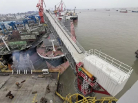 上海振华 可伸缩式登船栈桥圆满完成半潜式平台实船试验