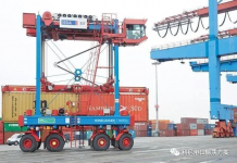 荷兰鹿特丹港APMT集装箱码头订购科尼诺尔跨运车车队