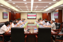 黄庆丰会见海南省科技厅党组书记国章成