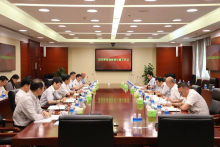 中交集团副总经理文岗调研振华重工