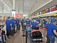 包机逆行 赴欧筑桥 振华重工首批施工人员抵达克罗地亚