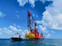 “振华30”轮完成珠海金湾海上升压站上部模块海上吊装