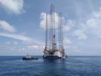 上海振华 “振华7”轮在墨西哥成功浮卸自升式钻井平台