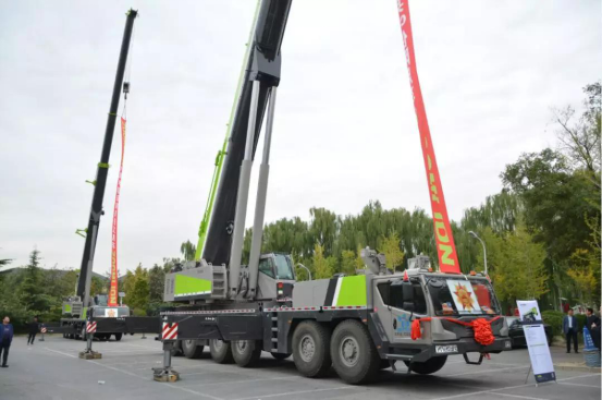 功勋吊车，英雄再添功绩！——70周年国庆阅兵保障车ZAT4000V全地面起重机施工案例