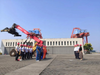 宜昌港务集团职工技能竞赛叉车、正面吊项目在云池港举行