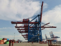 上海振华 德国汉堡CTB码头首批3台岸桥顺利交付