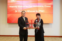 上海振华 黄庆丰会见德国驻沪总领事欧珍博士