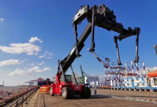 振华重工成功研发新型多功能吊具