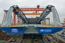 香港将军澳大桥主跨分段进行首次滑移