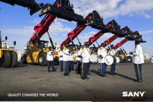 警车开路、皇家礼遇，看这款“国货之光”的霸气时刻