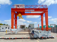 上海振华  集装箱的智能“沐浴房”