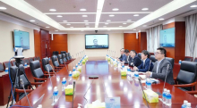 振华重工主要领导视频会见和记港口高层领导