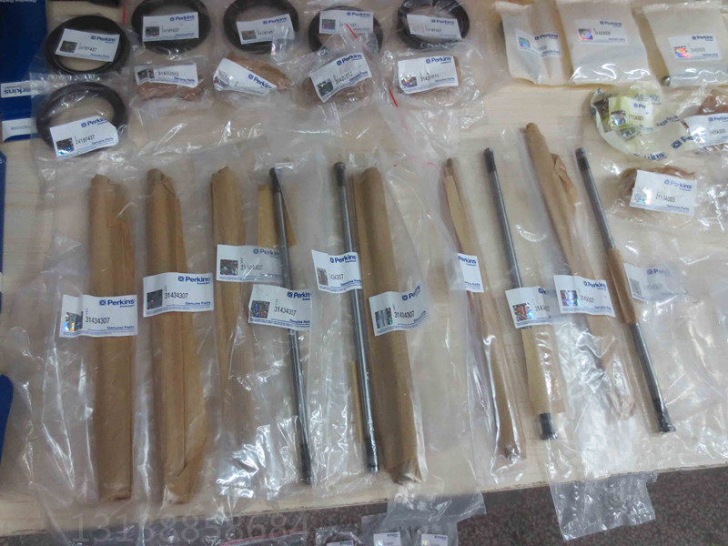 港口机械珀金斯发动机厦工 杰西博 福威重工 柳工 濠泰 福瑞德 卡特 特雷克斯装载滑移机机头 堆高机顶杆 林德
