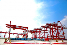 上海振华 通了！粤港澳大湾区首个全自动化码头实现装卸船系统联调