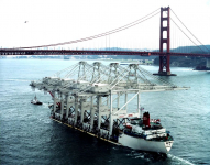 上海振华 中国港机牵手美国岸线