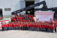 卡尔玛热烈庆祝上海工厂第3000台正面吊下线