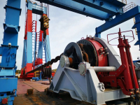 振华重工自主设计制造的国内最大拉力锚链机通过验收