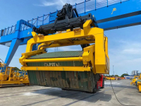 振华重工研制的360°翻转吊具顺利下线