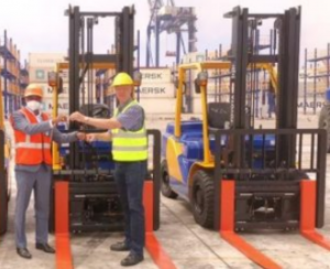 纳米比亚港务局购入新的利勃海尔正面吊和丰田叉车以业务扩张