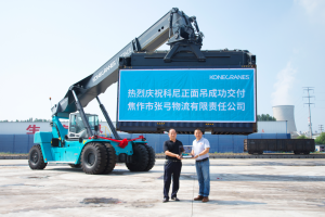 燃煤散改集，还得看科尼！热烈庆祝科尼正面吊成功交付焦作市张弓物流！