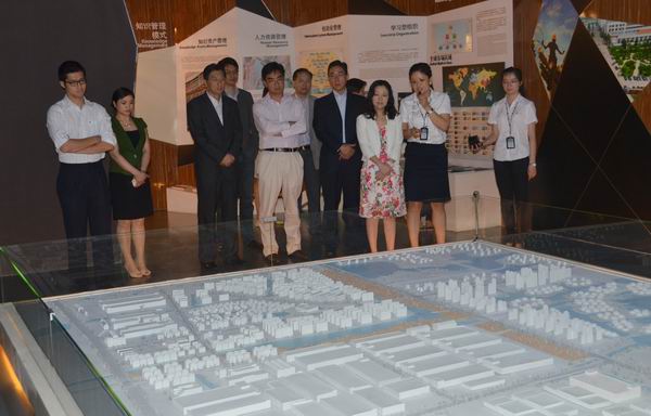 无锡市政协港澳委员莅临远东参观考察