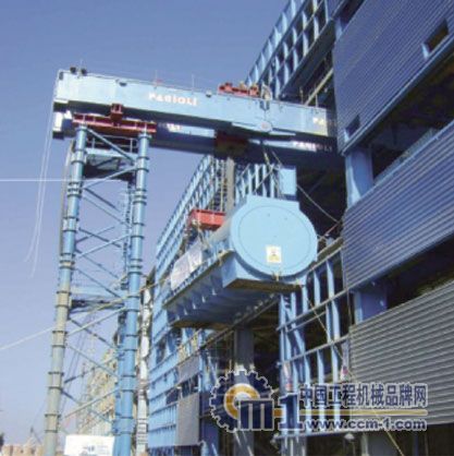 重型吊装起重机的选择对工程施工很重要